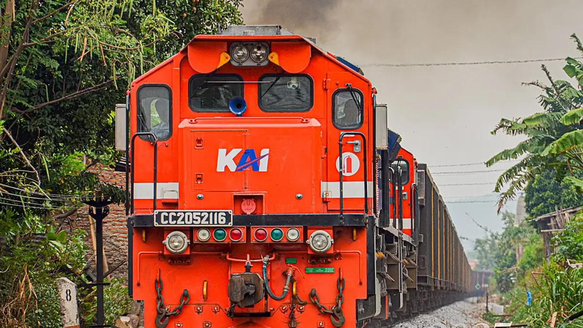 Kereta Api sebagai Tulang Punggung Transportasi Mid-Mile