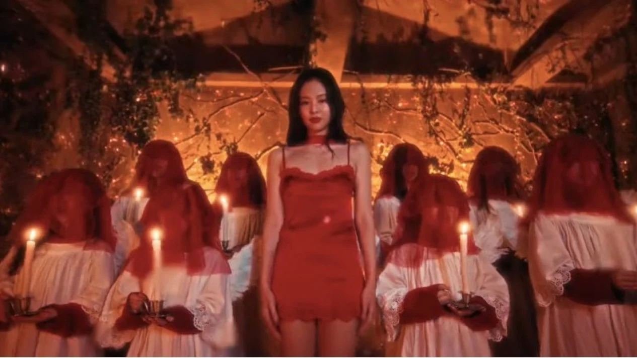 Simbol Kontroversial di MV Fallen Angel Jennie: Satanic, Illuminati, atau Metafora?