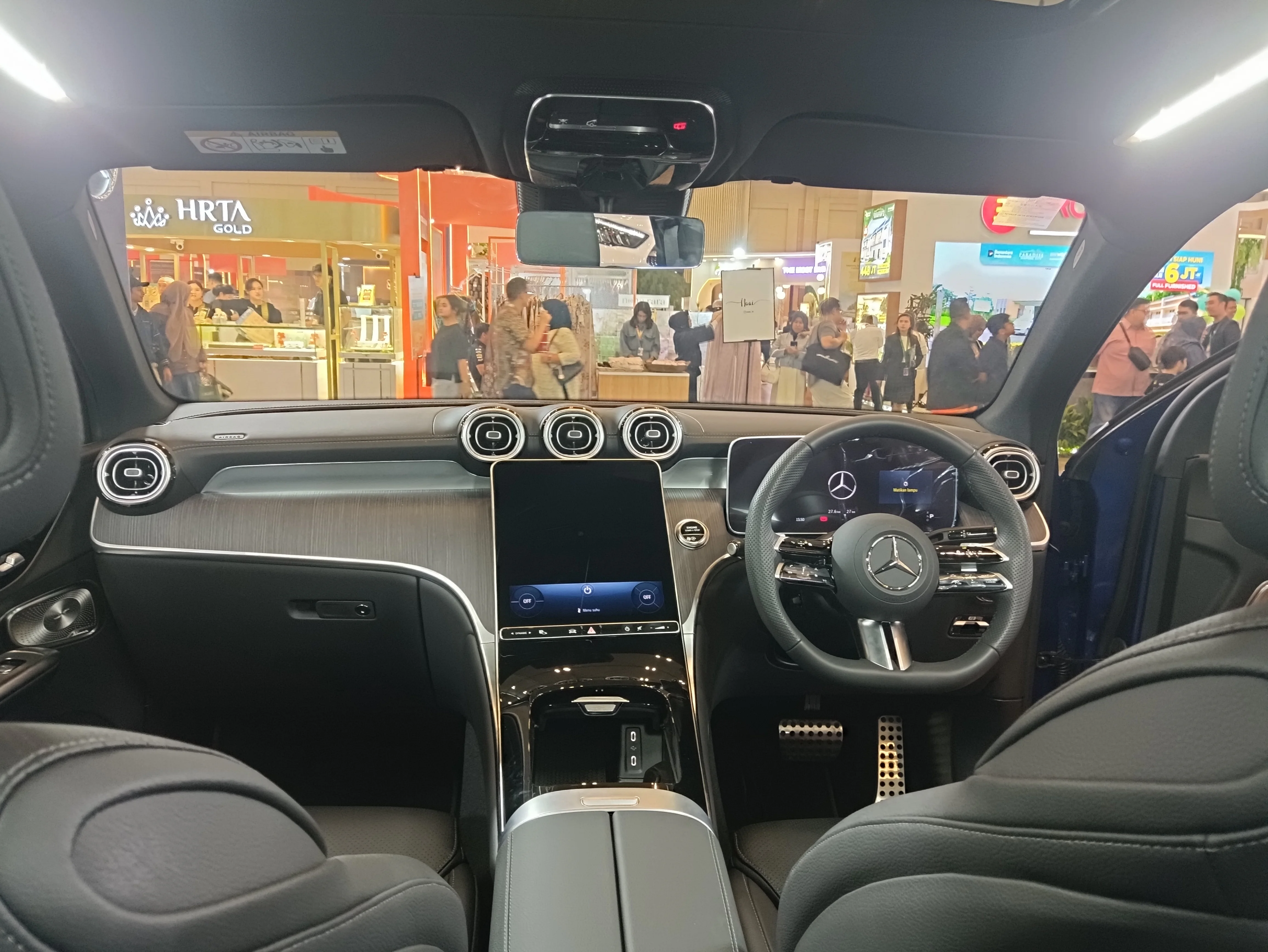Lexus IS350h vs Mercedes GLC 200: Sedan vs SUV Hybrid Premium