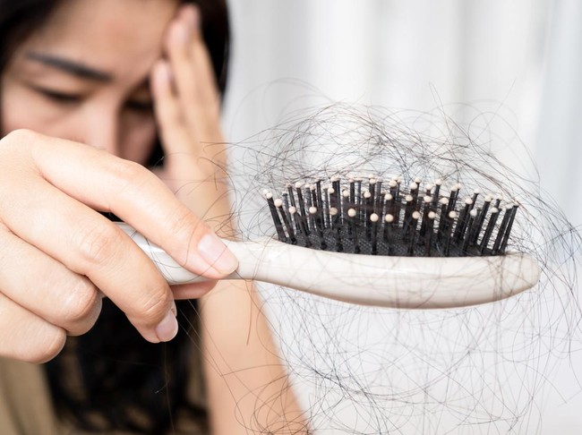 Berapa Banyak Rambut Rontok Saat Keramas yang Masih Normal?