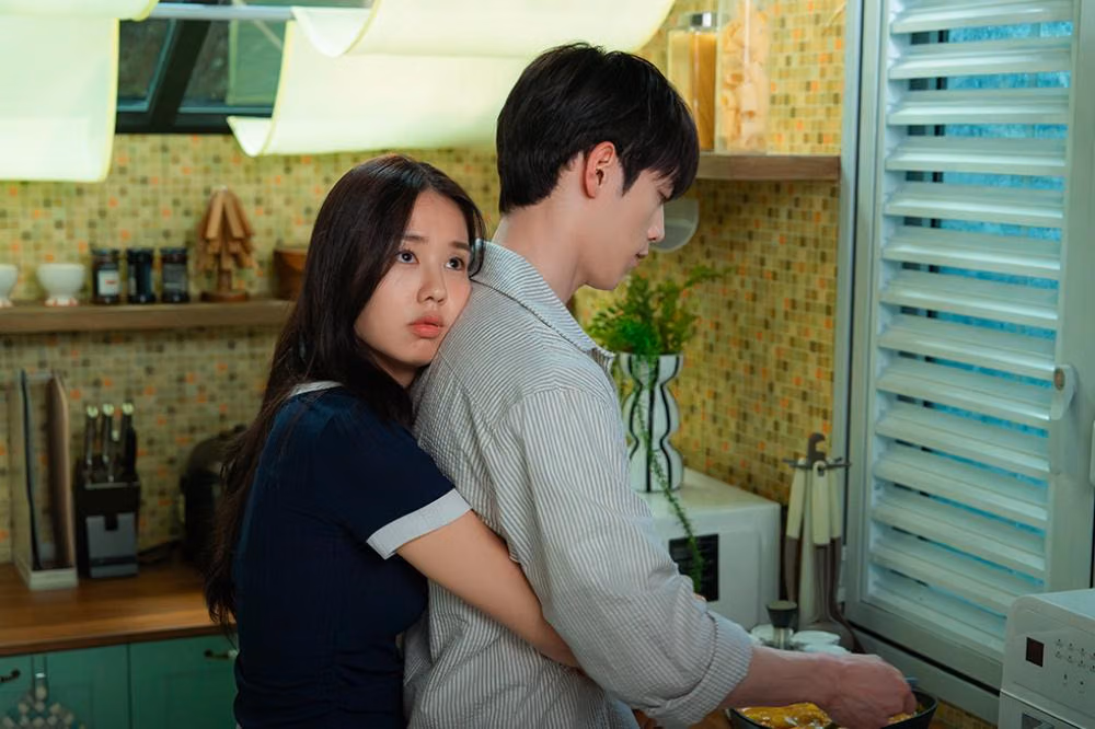 A Love Other Than Yours: Ketika Cinta 10 Tahun Mulai Goyah