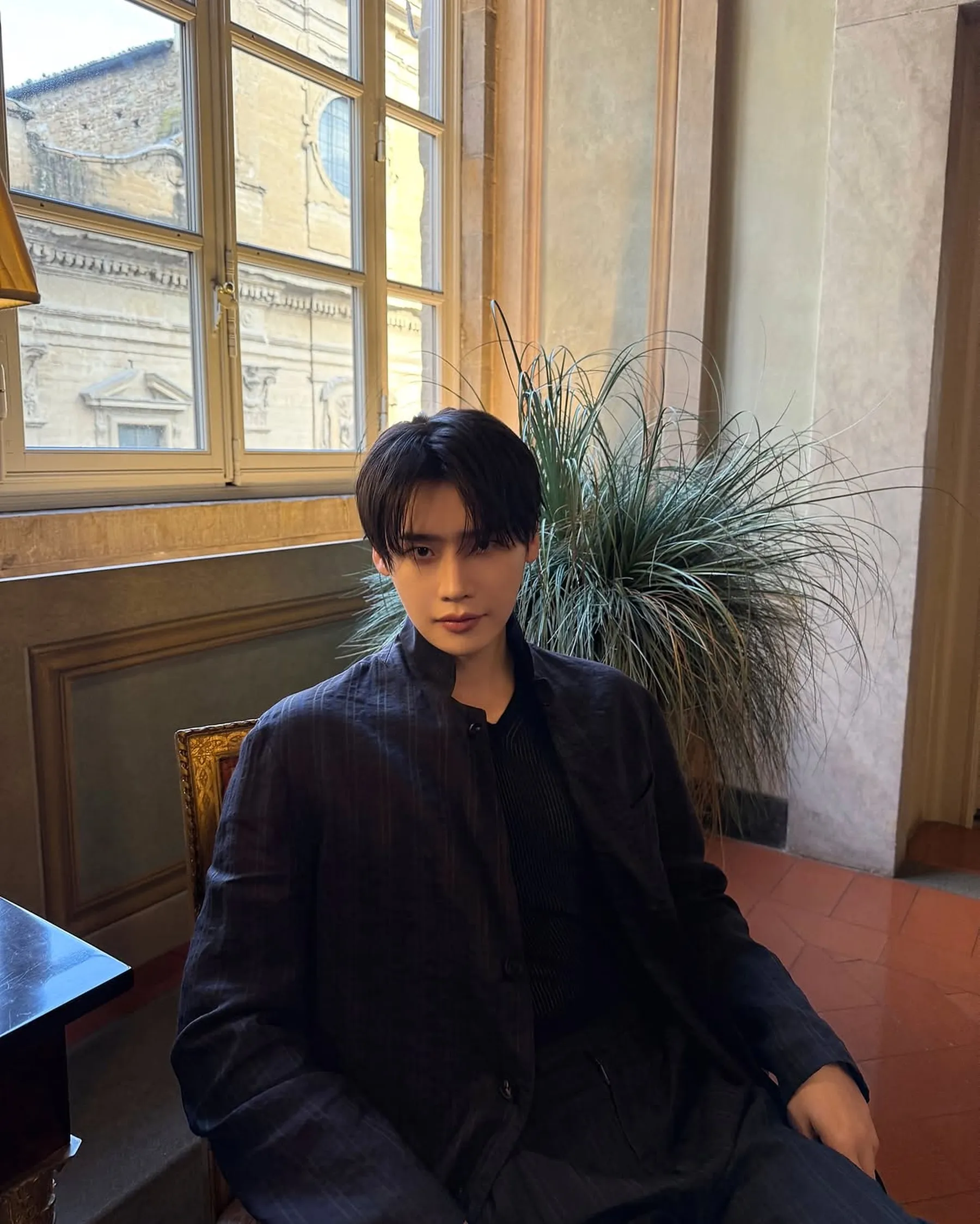 Lee Jong Suk Mundur dari Iseop's Romance dan Efek Domino pada Produksi Drama