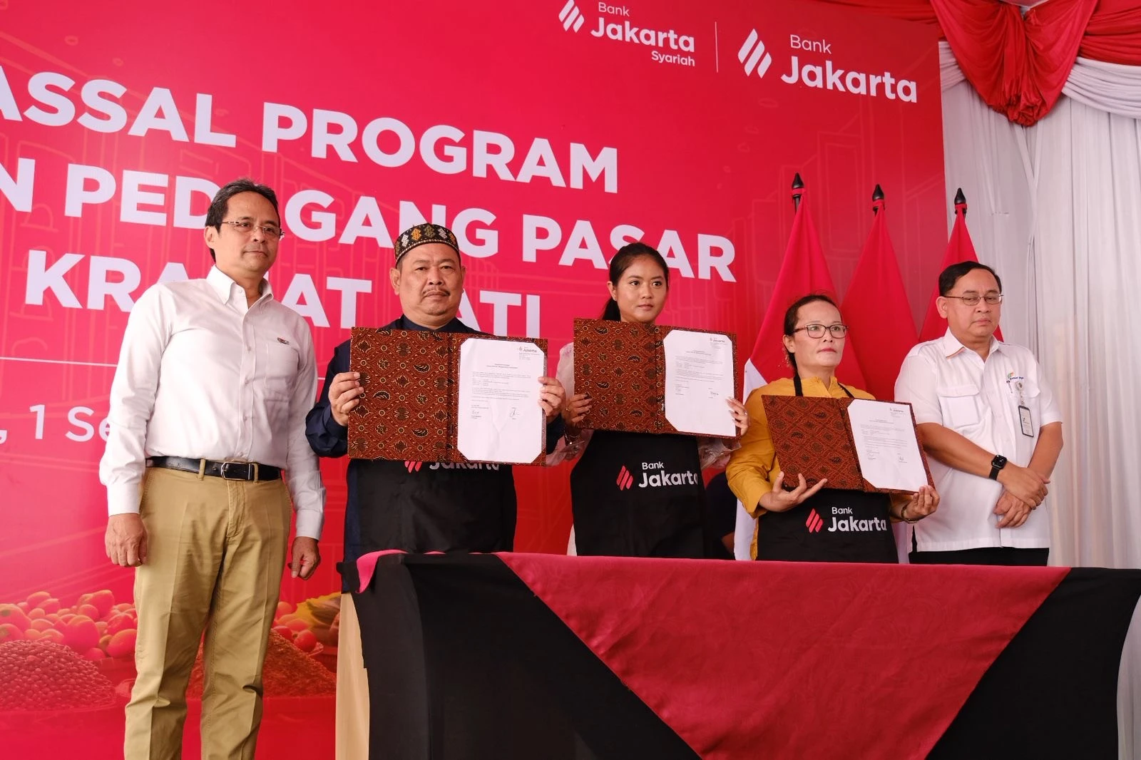 Bagaimana Pembiayaan Bank Jakarta Mengangkat Pedagang Pasar Naik Kelas