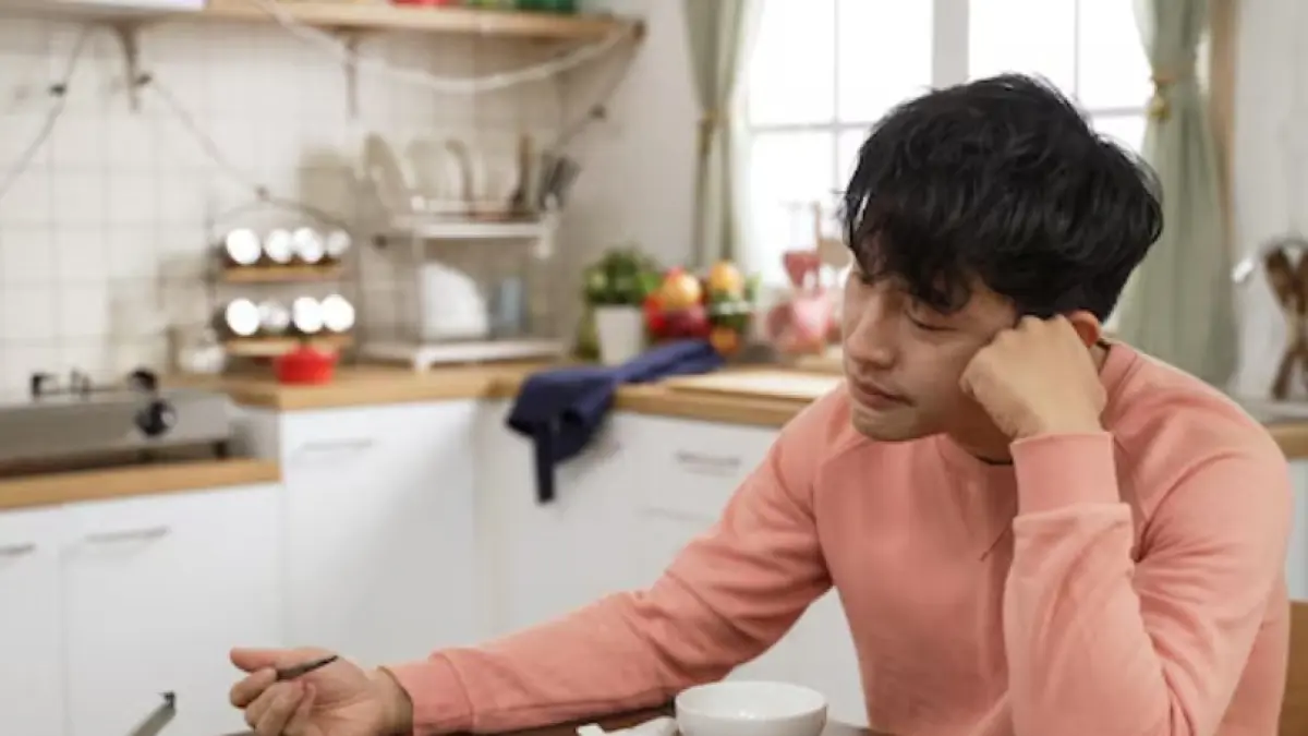 Mengapa Kita Ngidam Makanan Manis Saat Stres dan Cara Mengendalikan Emotional Eating