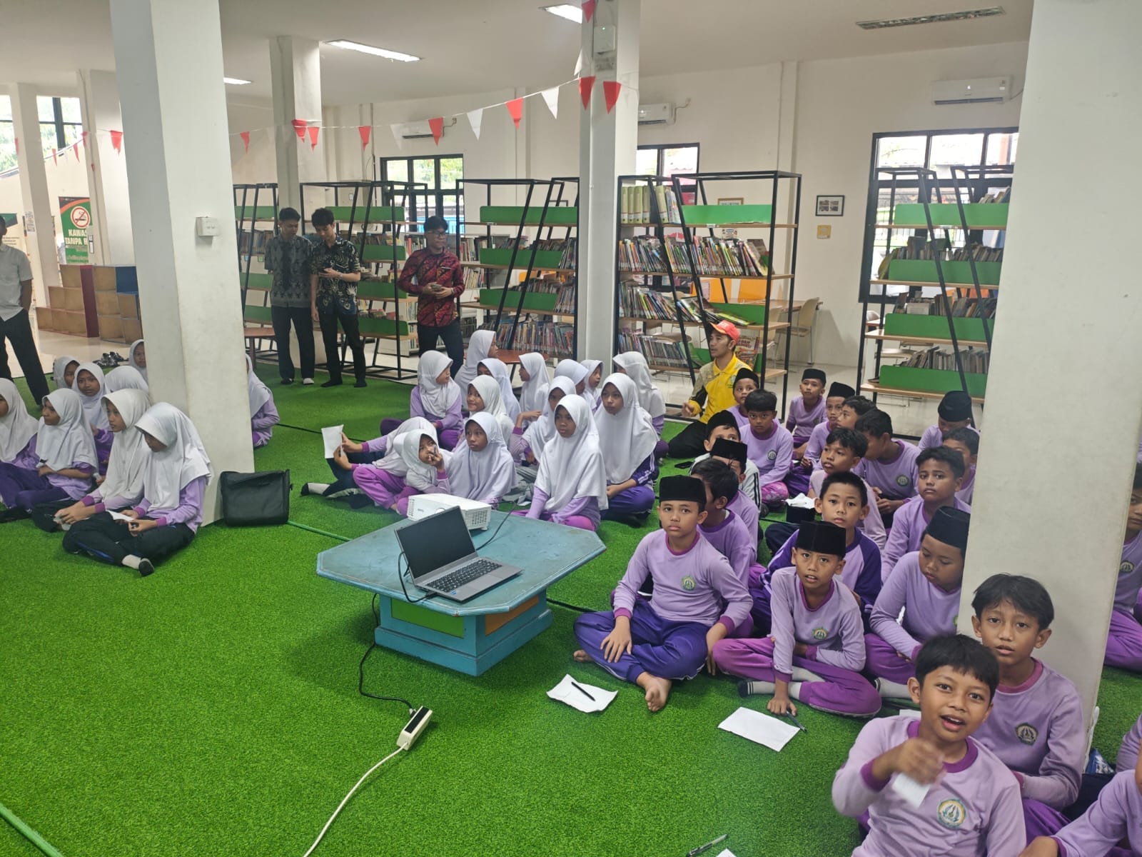 Perpustakaan Interaktif Anak: Dari Ruang Kaku Menjadi Pusat Kreativitas