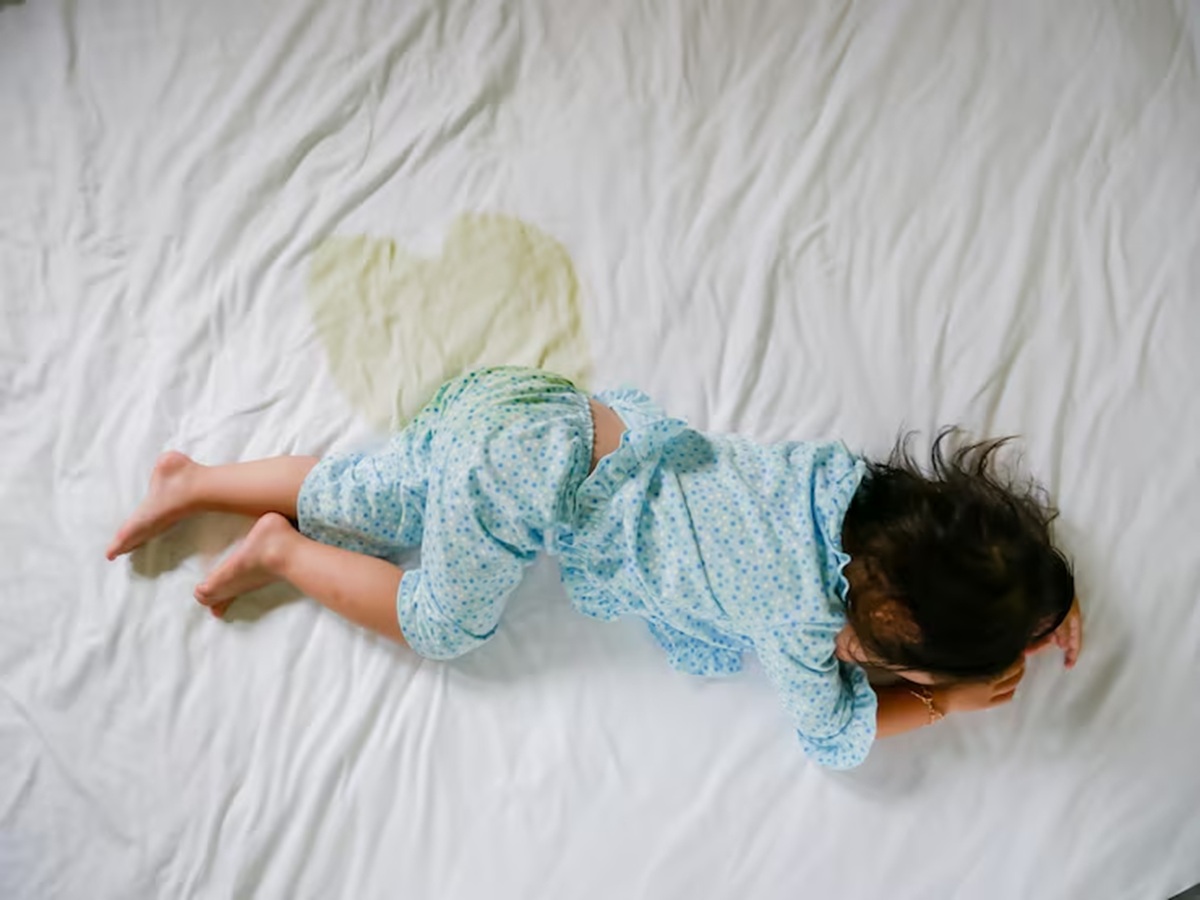 Makan Protein dan Minum Air Sebelum Tidur: Bantu atau Ganggu Tidur?
