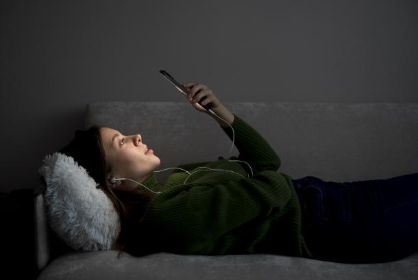 Kebiasaan Digital yang Diam-diam Merusak Kesehatan Mental