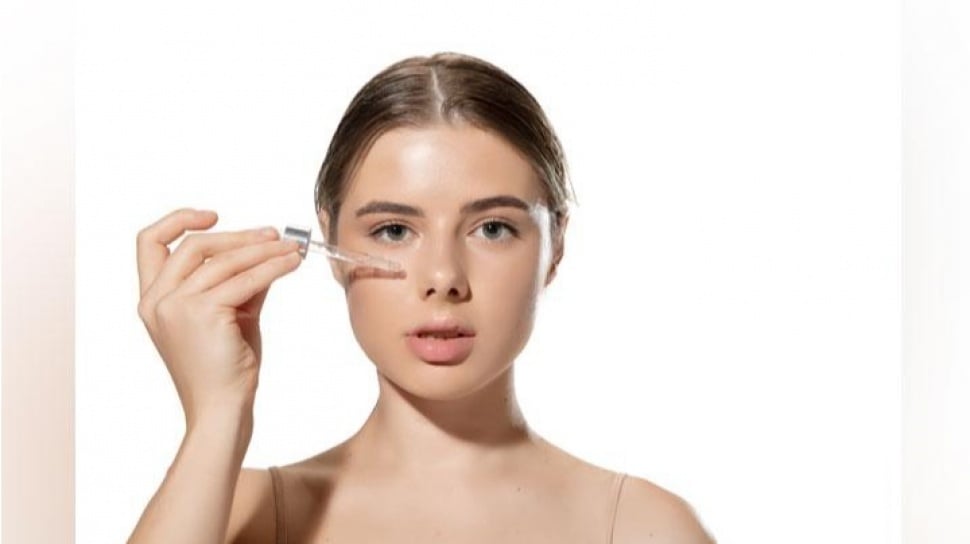 Serum Korea dengan Niacinamide dan Hyaluronic Acid untuk Hidrasi Maksimal
