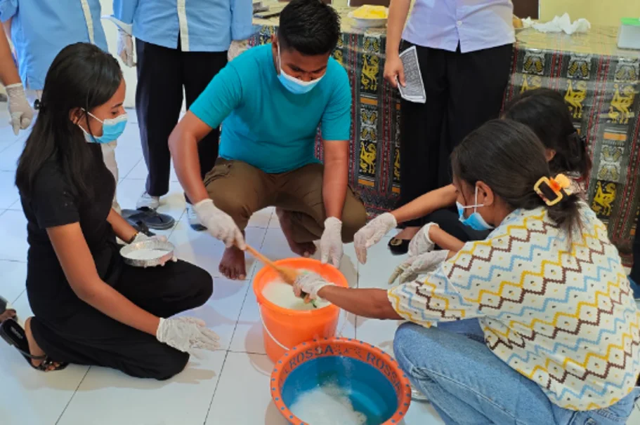 Dari Kampus ke Masyarakat: Tanaman Lokal Naik Kelas Jadi Produk Herbal