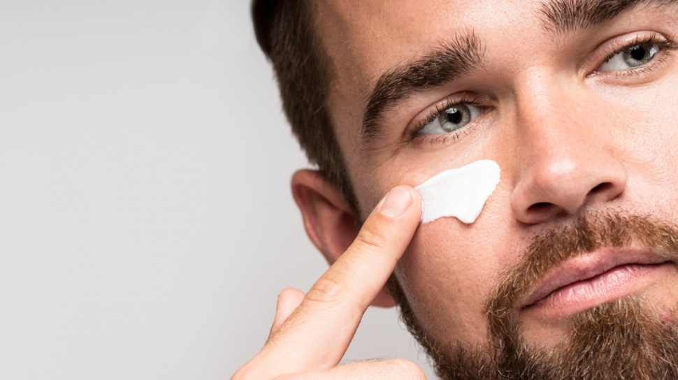 Cara Tepat Menggunakan Sunscreen untuk Pria Berjenggot Agar Tidak Menggumpal