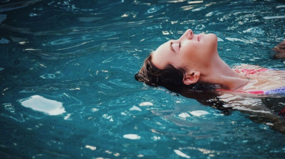 7 Sunscreen Terbaik untuk Kulit Berminyak Berjerawat saat Aktivitas Outdoor