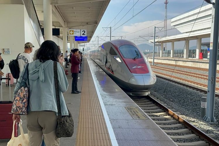 Diskon Tiket Kereta Cepat Whoosh Hingga 20 Persen di KAI Expo