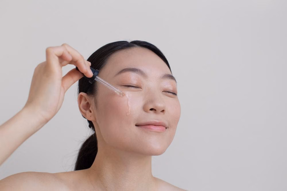 Mengapa Wajah Makin Berminyak Setelah Skincare Malam?