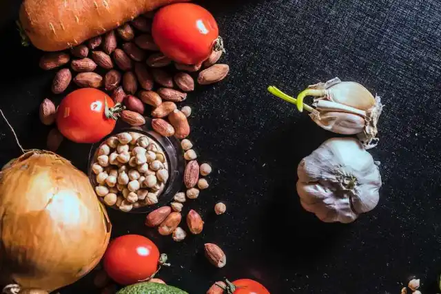 7 Kesalahan Menyimpan Makanan di Kulkas dan Cara Mengatasinya