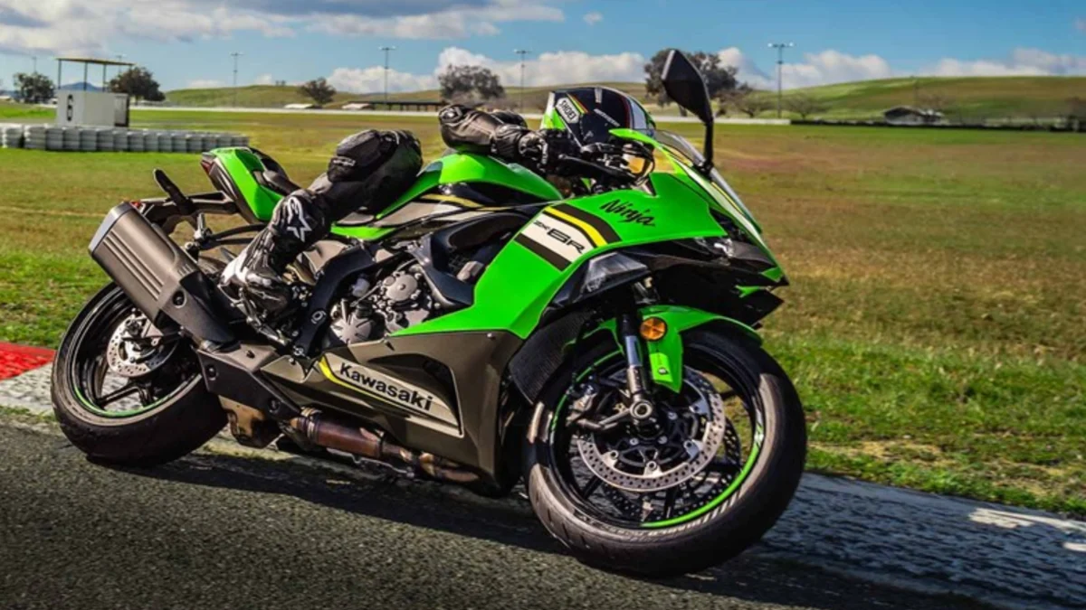 Tiga Motor Baru: Retro, Commuter Sporty, dan Supersport