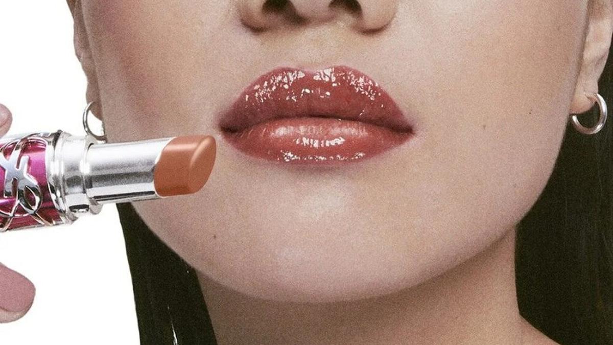 Glazed Lips: Kunci Bibir Berkilau Donat Adalah Base Sempurna