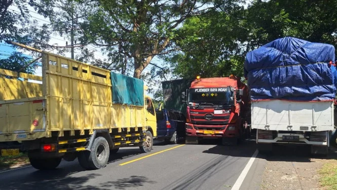 Antrean 20 Km di Ketapang: Kapal Nambah, Masalah Tetap Sama