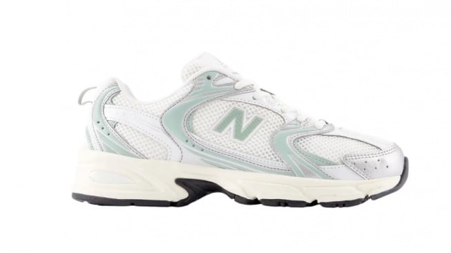 New Balance 530 vs ASICS Gel-DS Trainer: Panduan Harga dan Spesifikasi untuk Pembeli Sneaker