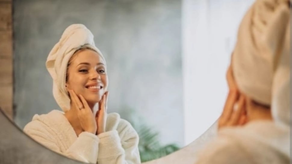 Micellar Water untuk Pembersihan Lembut Kulit Sensitif