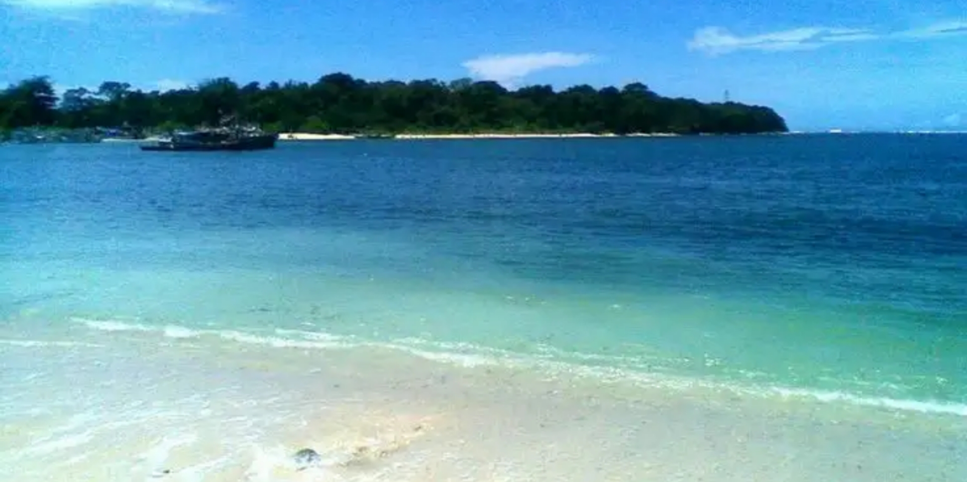 Pantai Tersembunyi yang Pas untuk Pengalaman Slow Travel