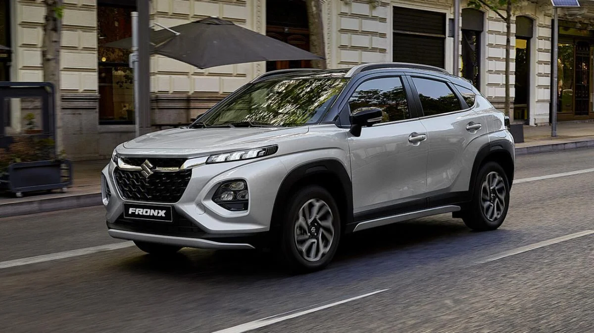 Daftar Harga Suzuki Fronx: SGX, Kuro, dan Stok 2024
