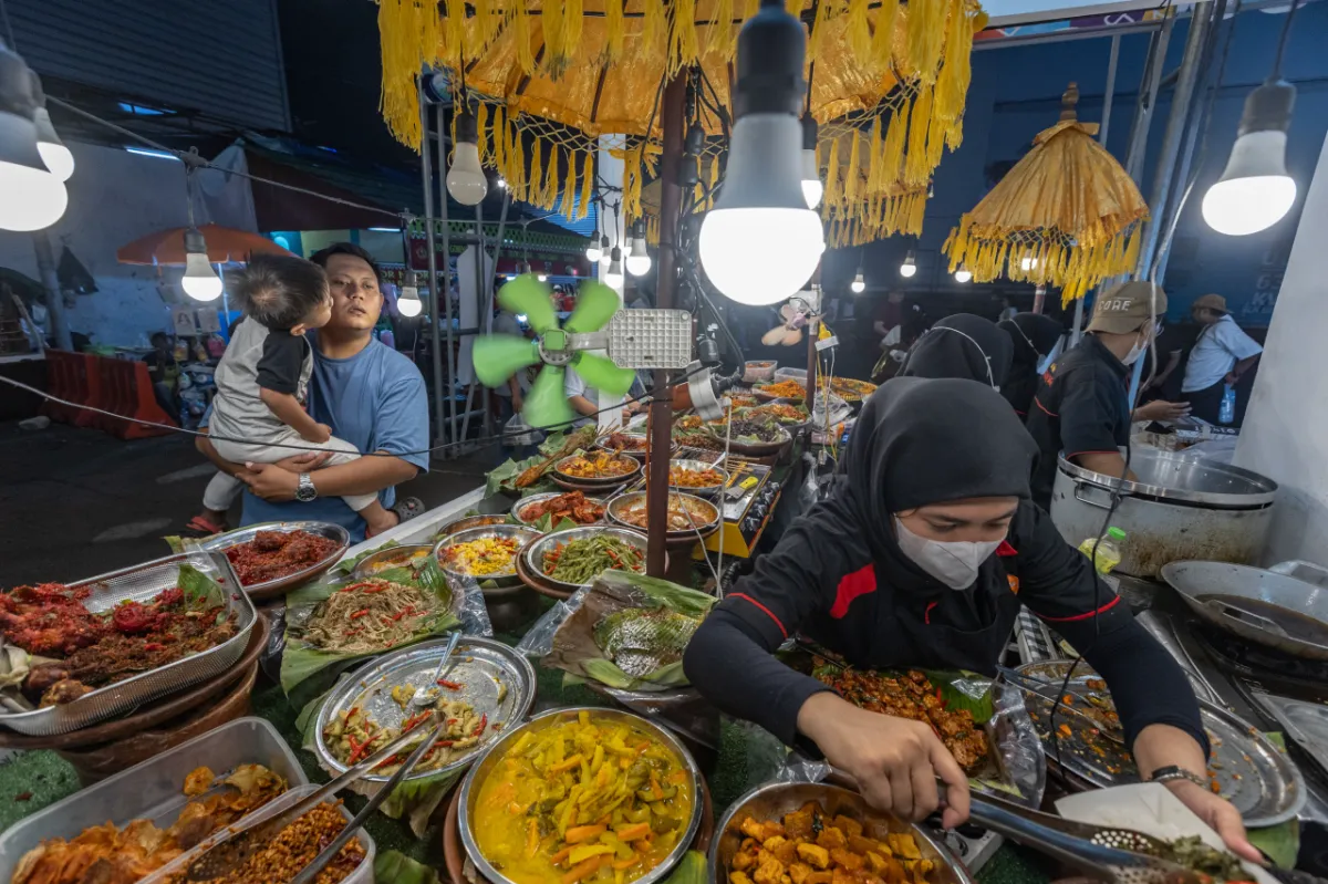 Jajanan Jadul dan Kuliner Betawi Ramaikan Jakarta Fair