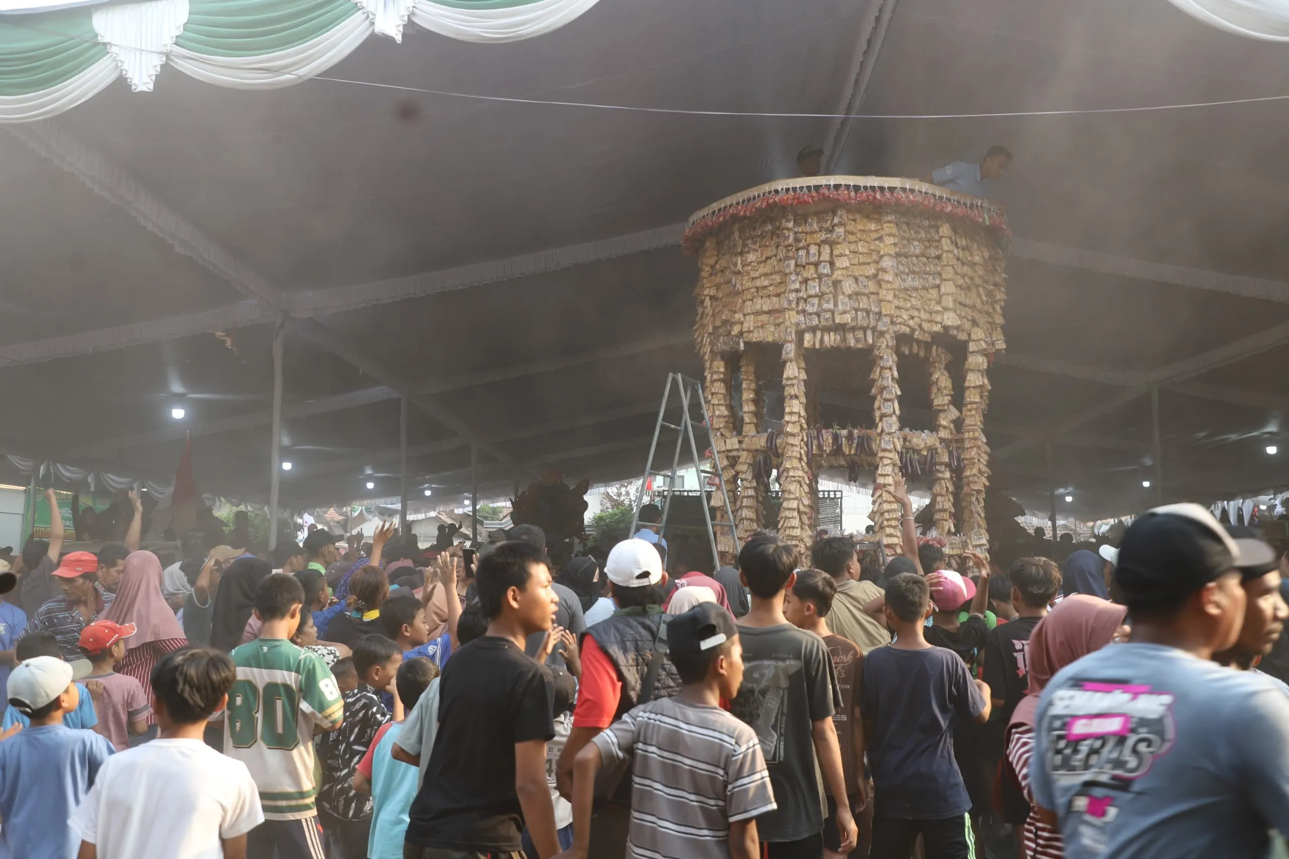 Grebeg Tahu dan Grebeg Kopi: Tradisi yang Menggerakkan Ekonomi Warga