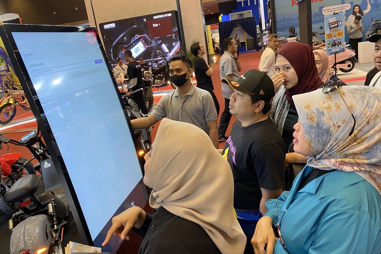 Subsidi Motor Listrik Turun ke Rp3 Juta: Beli Sekarang atau Tunggu?