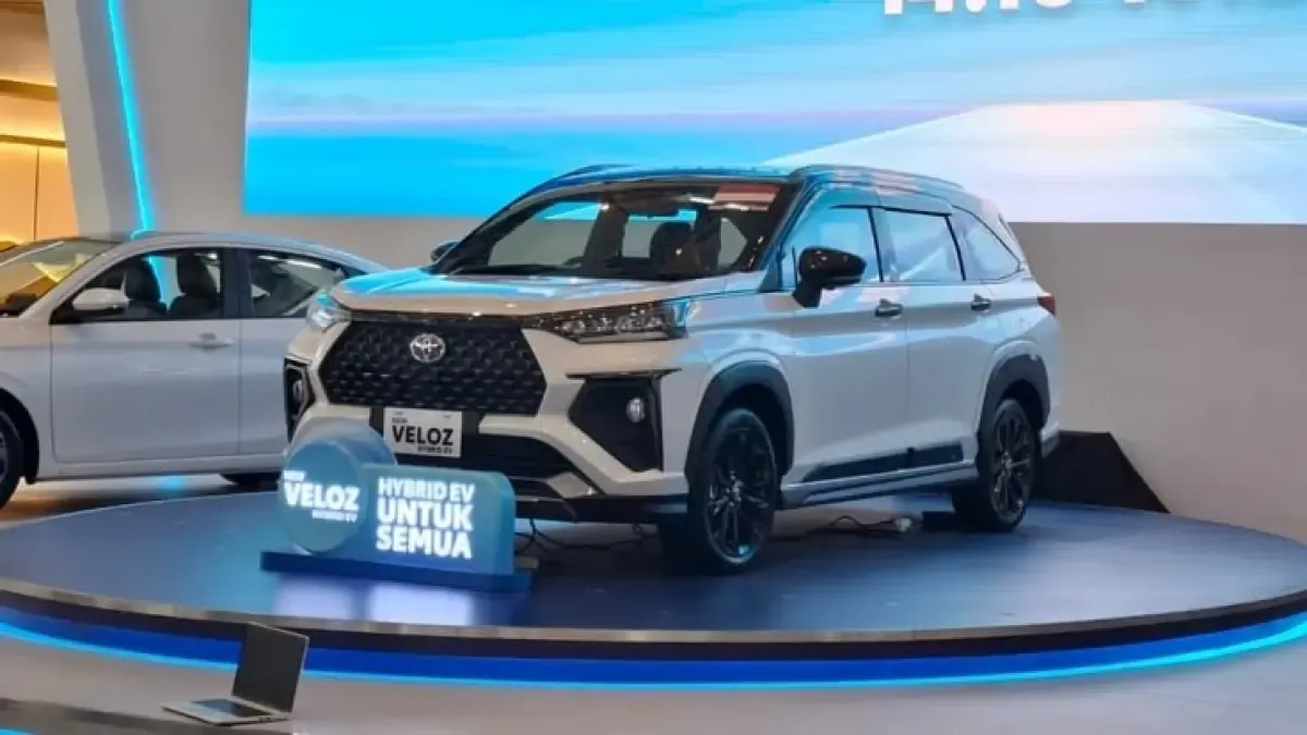 Toyota Veloz Hybrid Rp299 Juta: MPV 7-Penumpang Terjangkau untuk Keluarga?