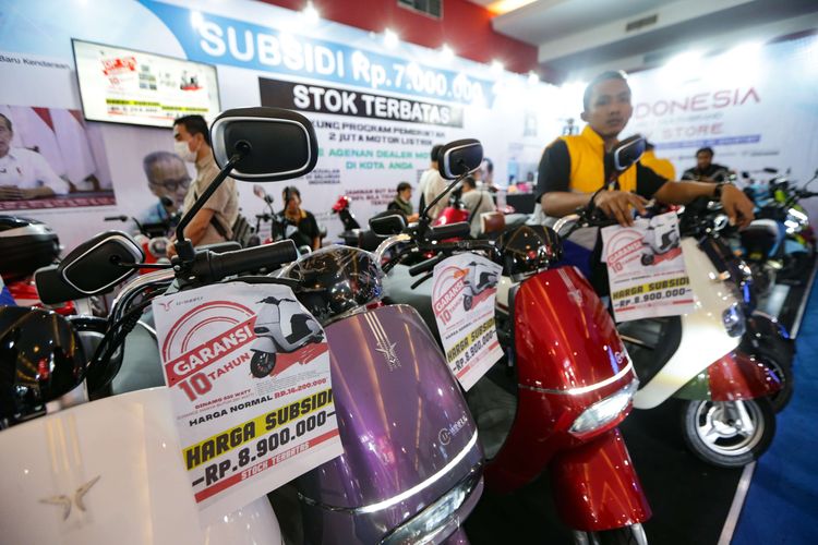Subsidi Motor Listrik Turun ke Rp3 Juta: Beli Sekarang atau Tunggu?