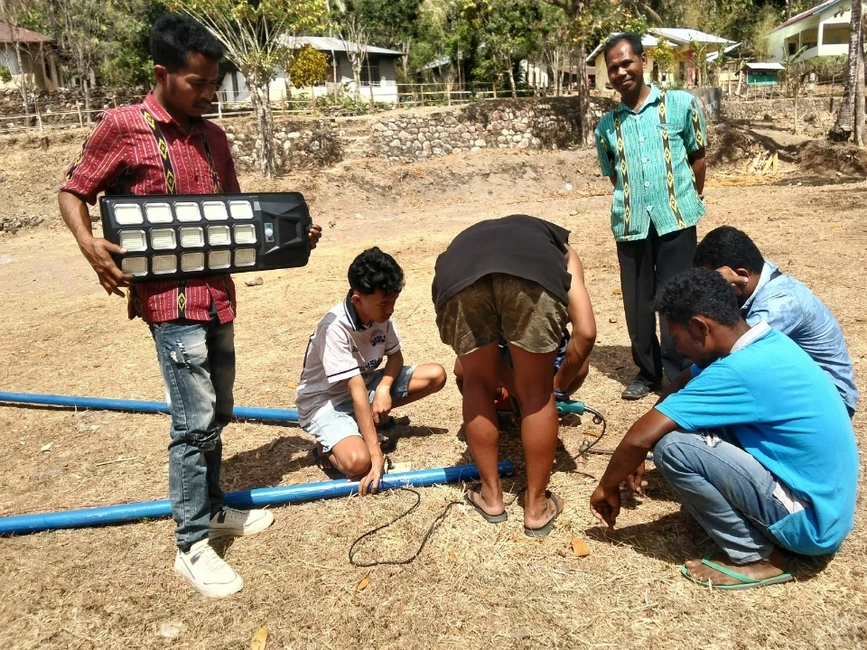 Energi Surya Mengubah Pulau Terpencil dan Desa dari Gelap ke Berkembang