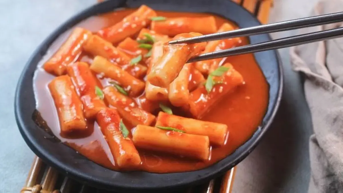 Salt Bread dan Tteokbokki: Makanan Jalanan Korea Kuasai Pasar Lokal