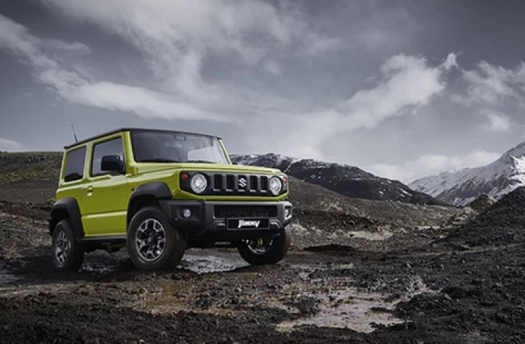 Mengapa Suzuki Jimny Tetap Bermesin Bensin dan Menolak EV