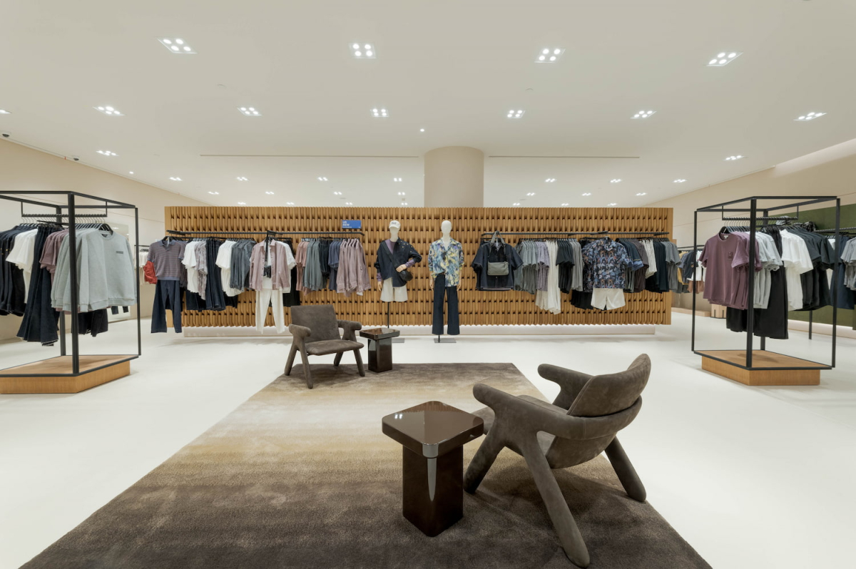 Urban Revivo Senayan City: Flagship Store Jakarta yang Mengubah Belanja Fashion Jadi Lifestyle Immersive