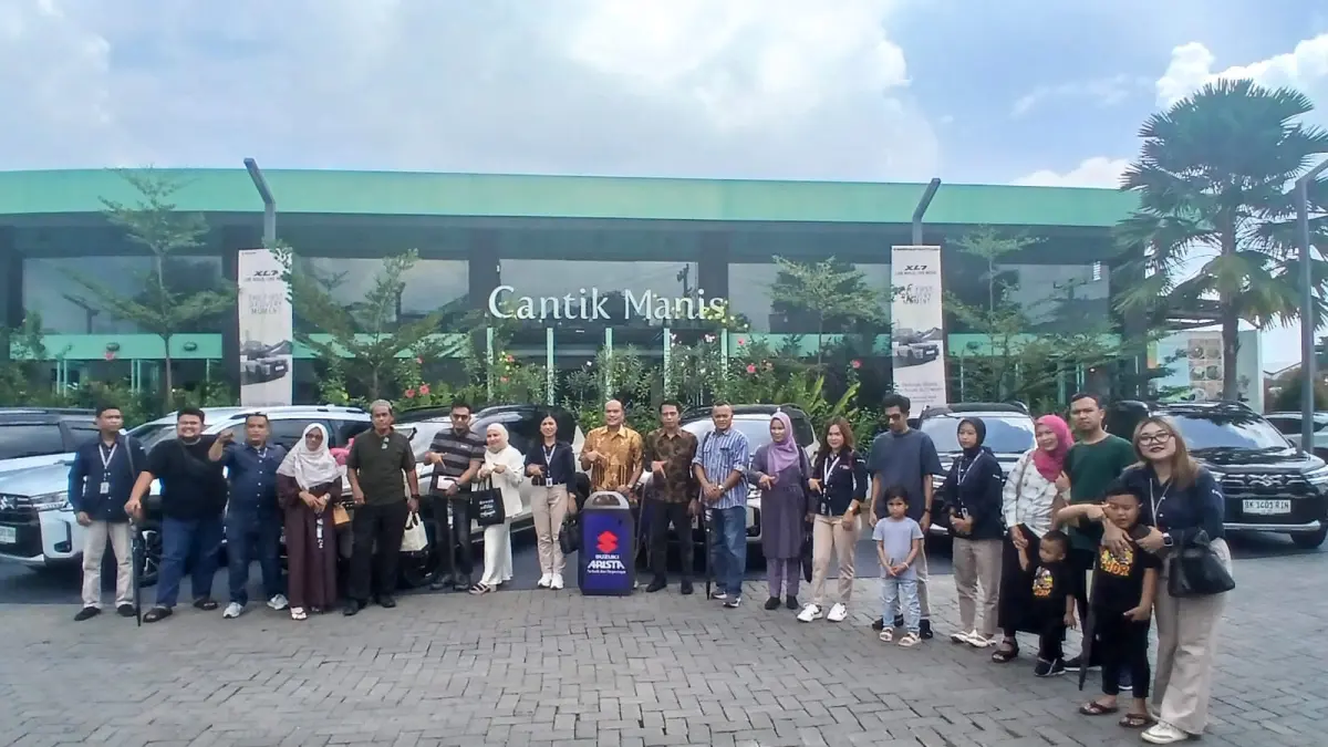 Suzuki XL7 Terbaru Resmi Diserahkan ke Konsumen Pertama di Medan