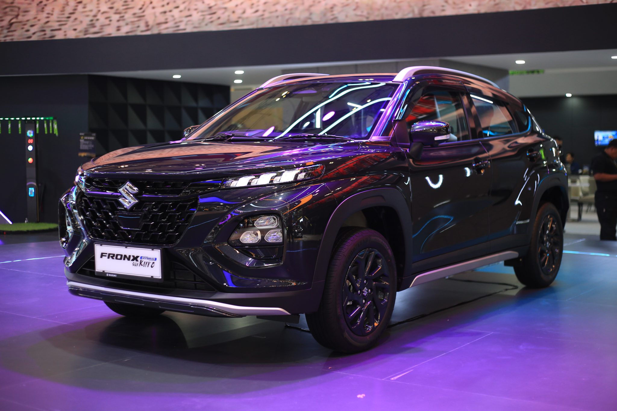 Daftar Lengkap Harga LSUV Terjangkau: Toyota Rush vs Mitsubishi Xpander Cross