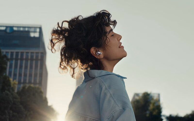 Huawei FreeBuds Neo: ANC 30 dB, Audio Lossless, Baterai 40 Jam
