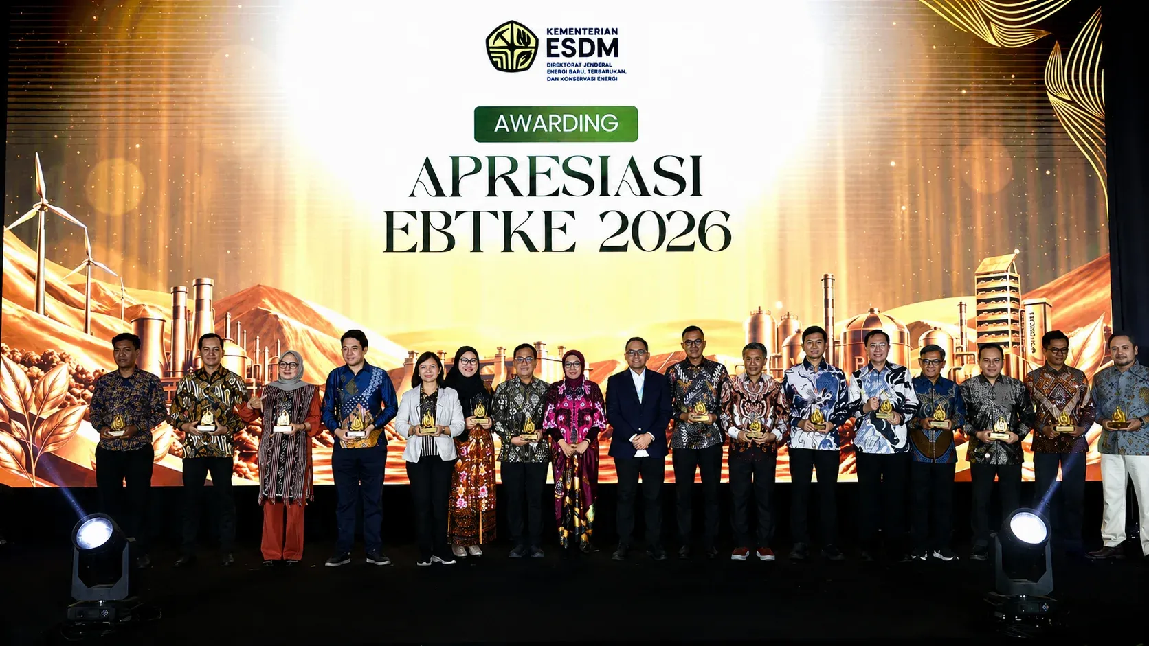 Semen Tonasa dan Penghargaan EBTKE: Standar Baru Efisiensi Energi Industri