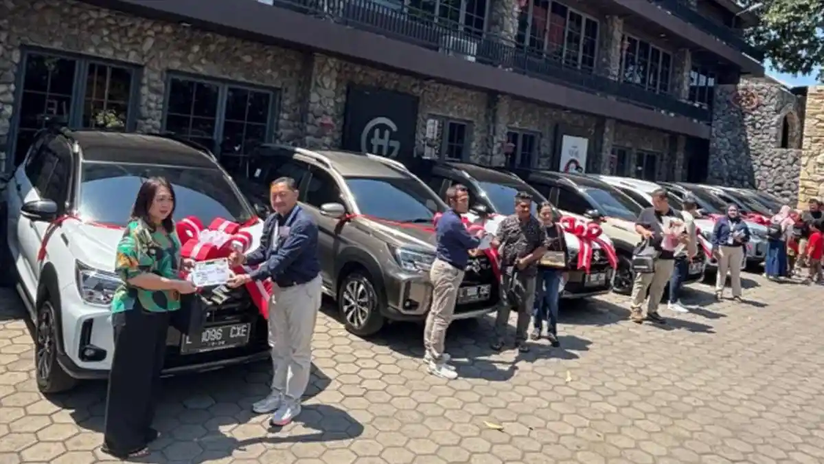 Suzuki XL7 Terbaru Mulai Diserahkan: Peta Antusiasme dan Varian Favorit