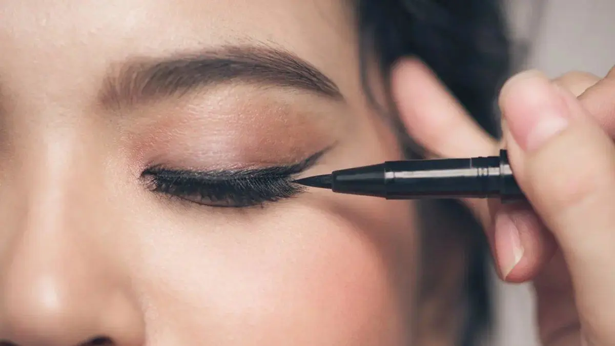 Panduan Lengkap 4 Jenis Eyeliner untuk Berbagai Bentuk Mata