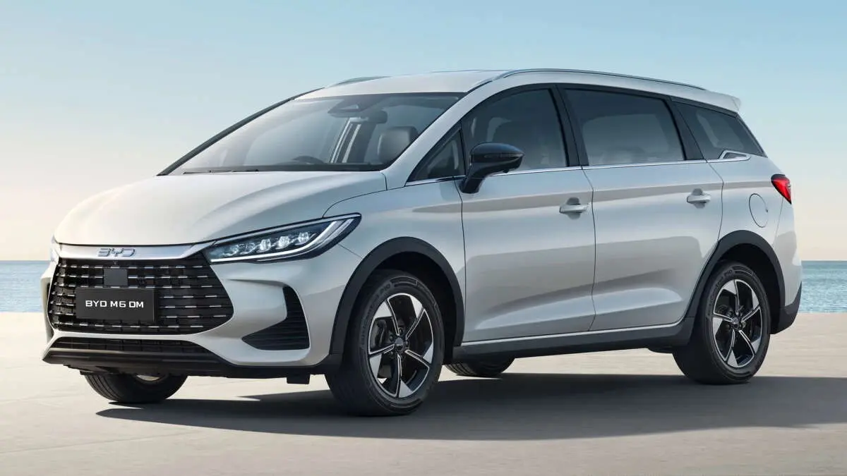 BYD M6 DM vs Veloz Hybrid vs Innova Zenix: Adu Irit dan Baterai