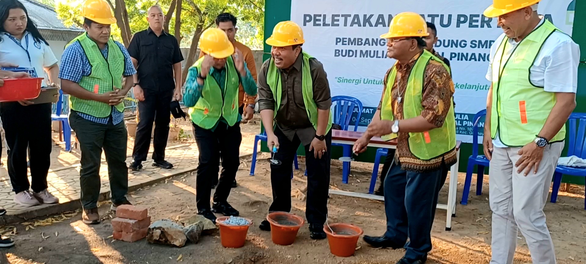 Karakter Lebih Penting daripada Kecerdasan AI di Sekolah