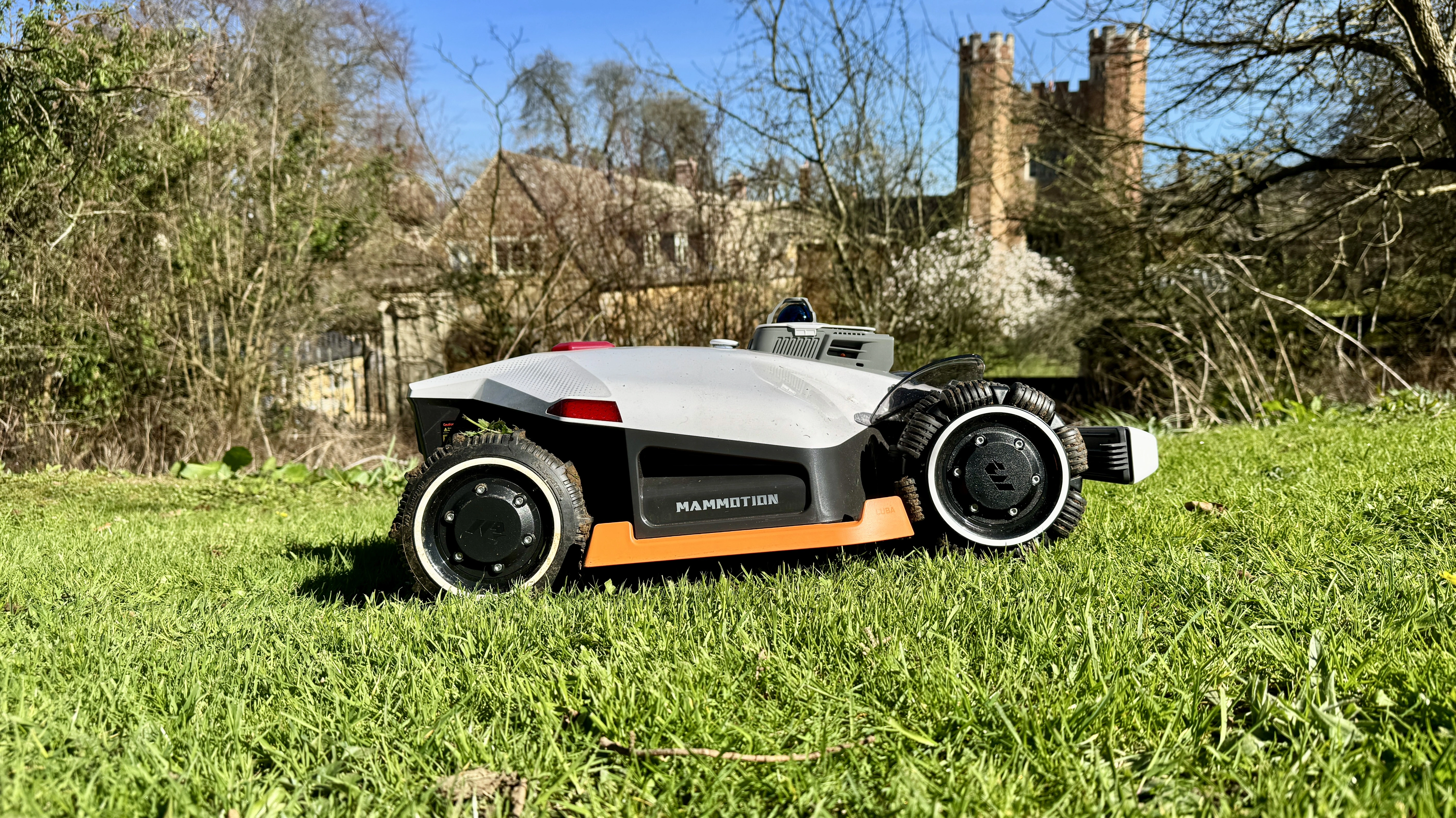 Robot Pembersih Pintar dengan Lengan Robotik: Era Baru Perawatan Rumah