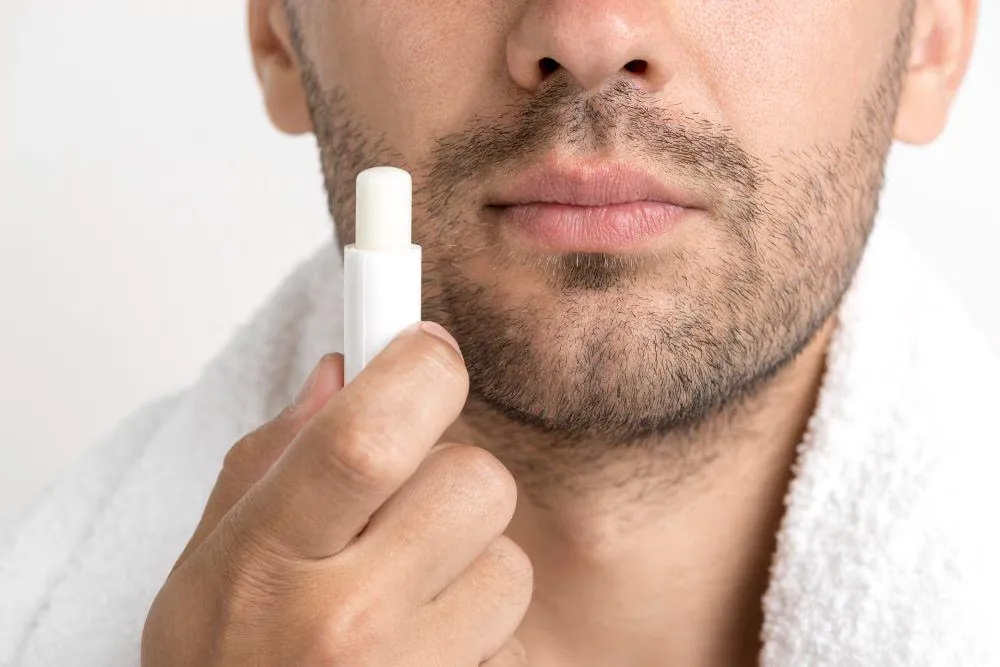 Lip Balm vs Lip Mask: Panduan Memilih untuk Bibir Kering Pecah