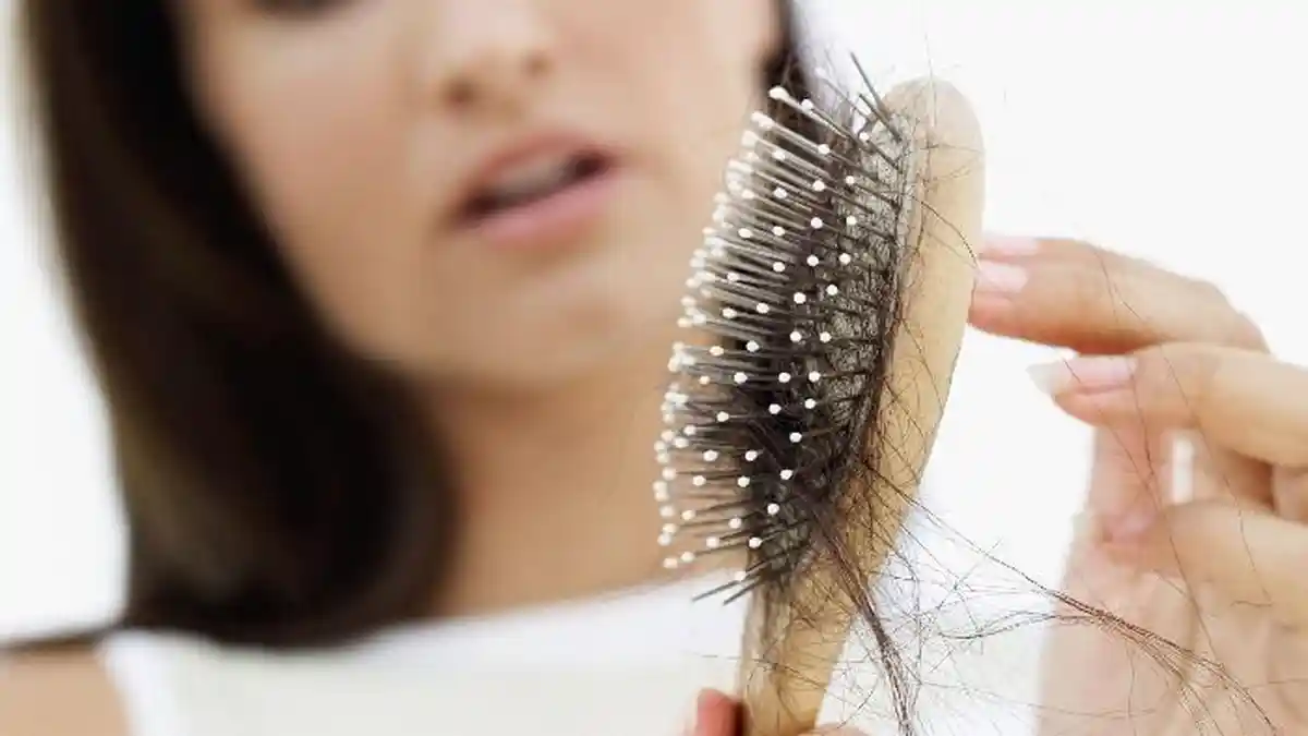 Berapa Banyak Rambut Rontok Saat Keramas yang Masih Normal?