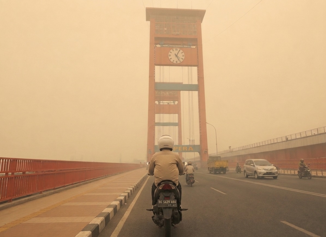 8 Teknik Berkendara Aman Saat Kabut Asap Tebal