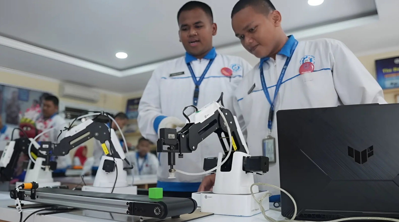 Program SMK Go Global: Jalur Baru Vokasi Menembus Pasar Kerja Internasional