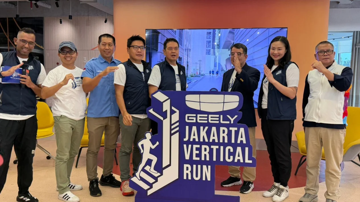 450 Pelari Siap Menaklukkan 2.120 Anak Tangga Autograph Tower
