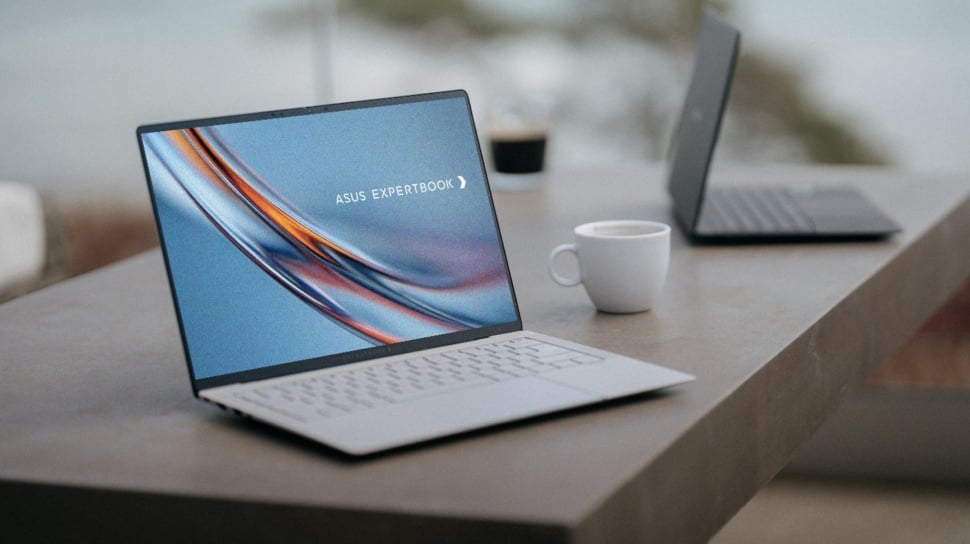 ExpertBook Ultra: Laptop Bisnis AI yang Serius soal Mobilitas