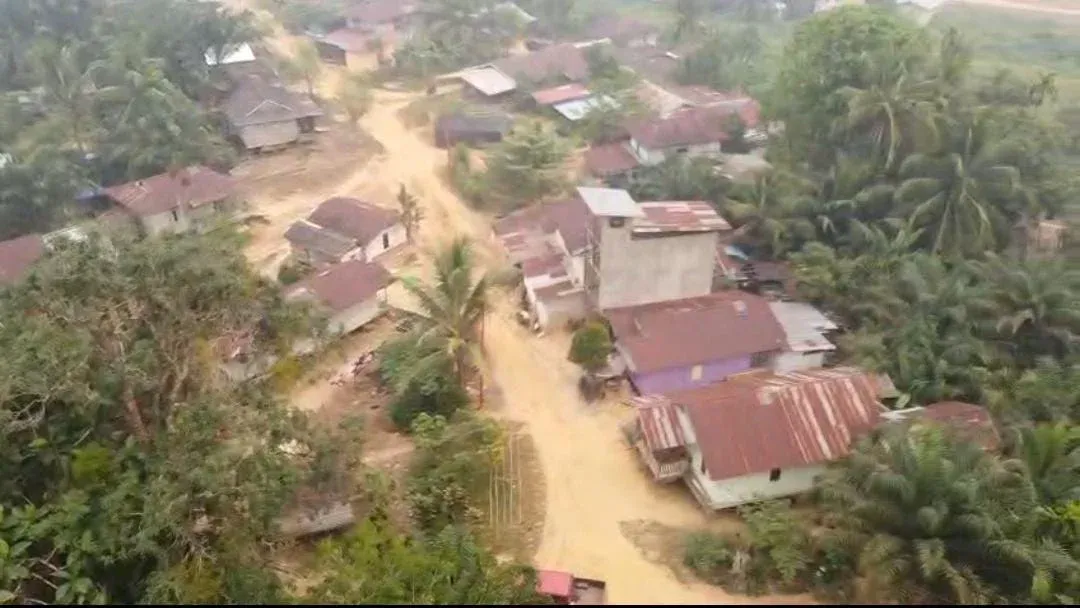 Jalan dan Listrik Masih Jadi Mimpi di Desa Terpencil
